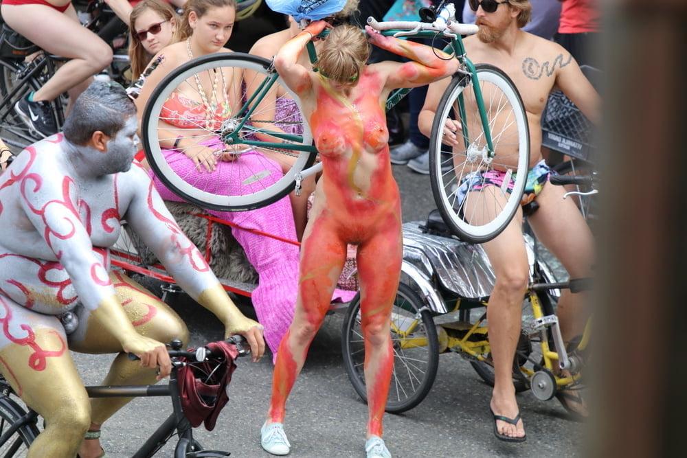 25P public nudity