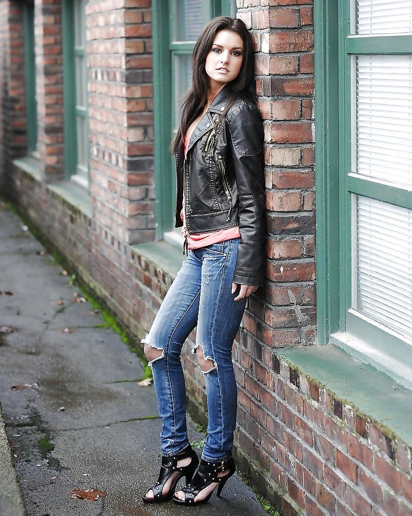 11P Tight Jeans