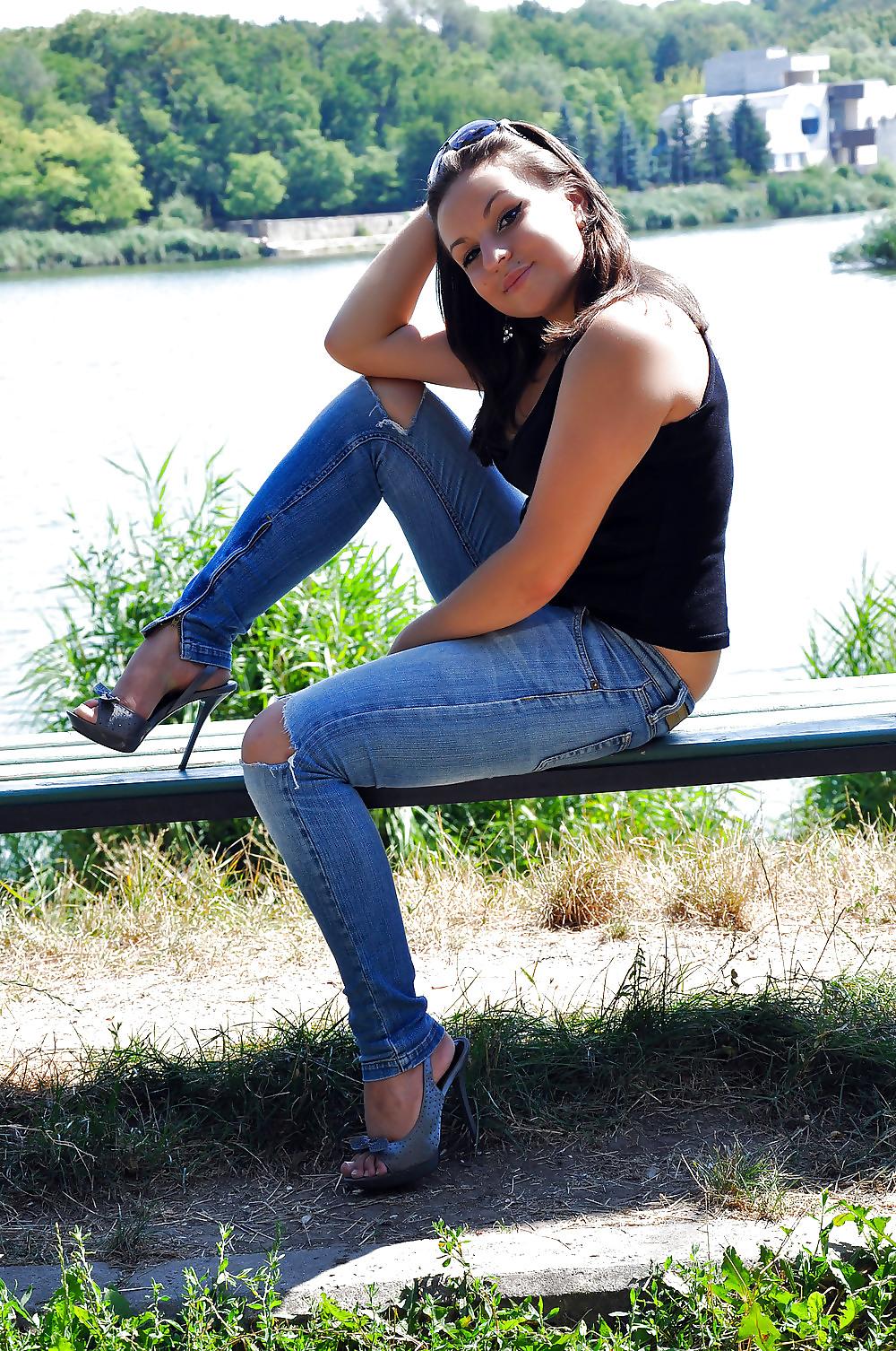 11P Tight Jeans
