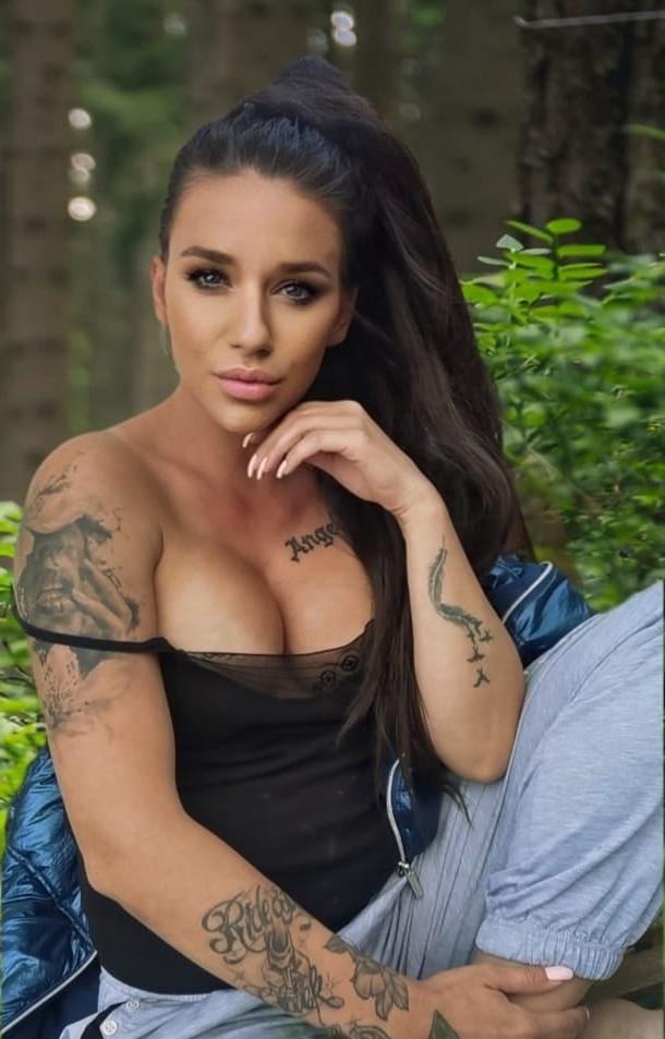 25P My facebook frends jerk me off(top26)