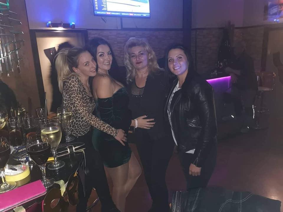 25P My facebook frends jerk me off(top26)