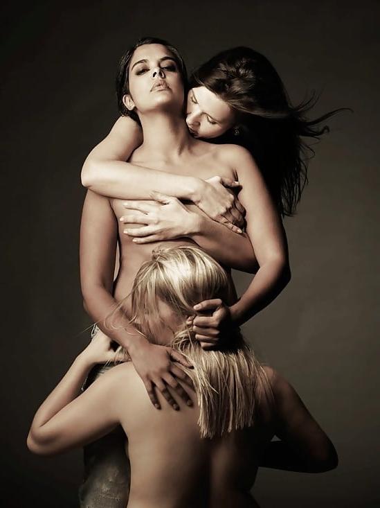 16P LESBIAN ART 3