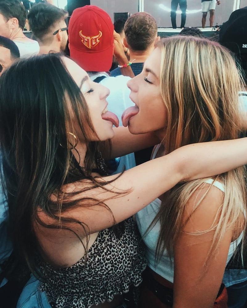 16P GIRL KISSES! 7