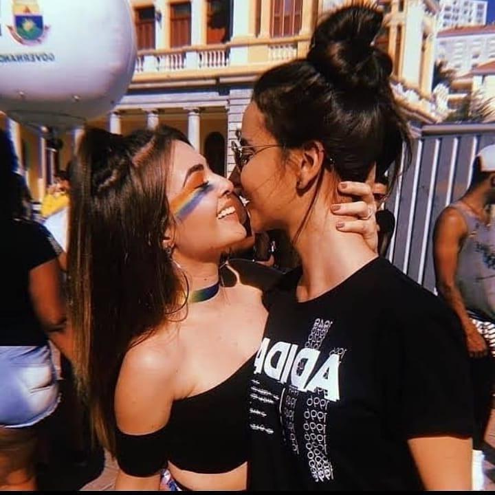 16P GIRL KISSES! 7