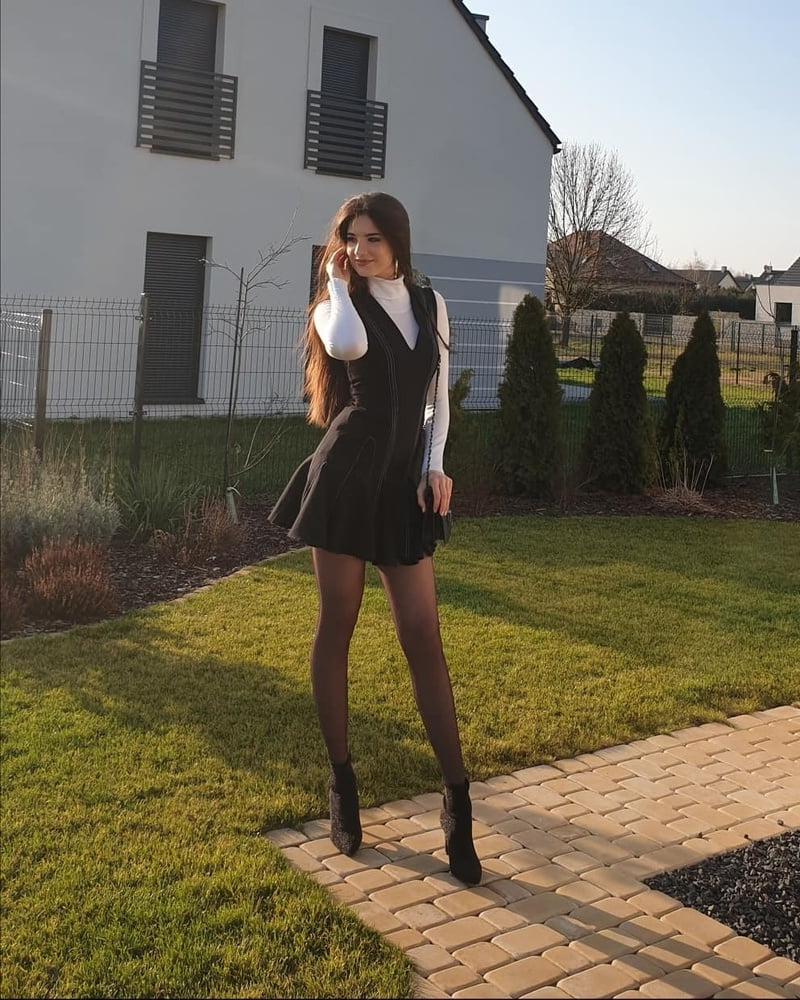 8P Beautiful Polish insta model (Long legs)