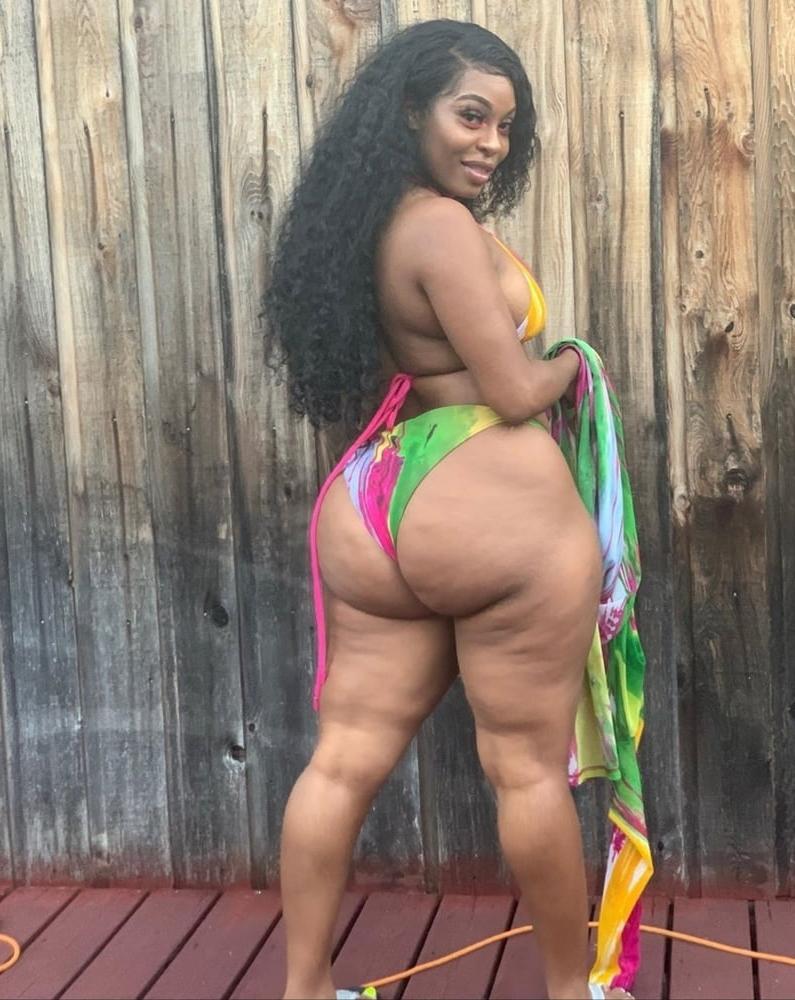 15P Delicious Curvy Tatted Ebony BBW