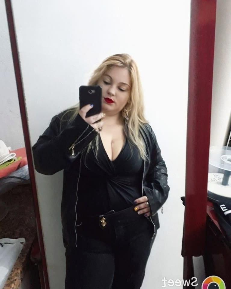15P If you like to jerk off with hot woman