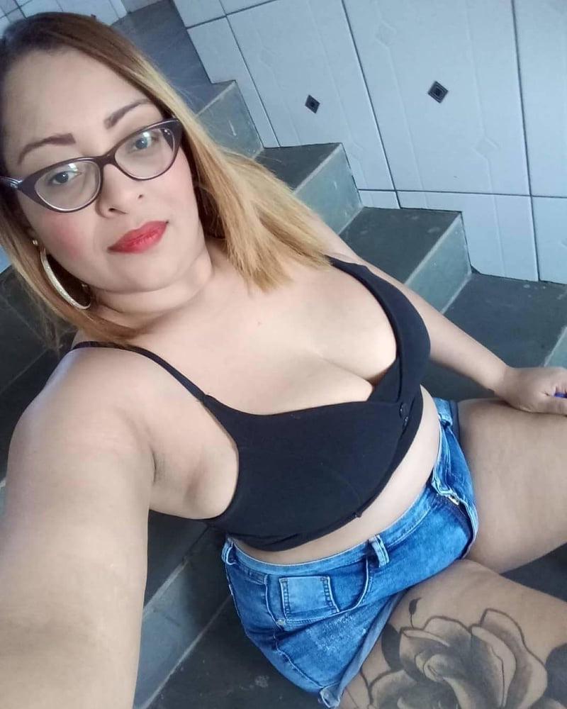 23P Sexy chubby wife posing for tributes, cum, and comments