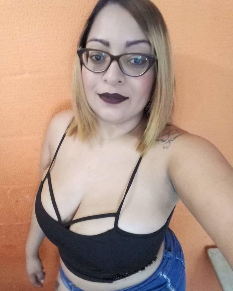 23P Sexy chubby wife posing for tributes, cum, and comments