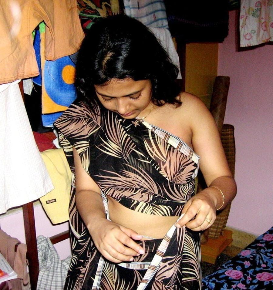 25P Desi wife in saree