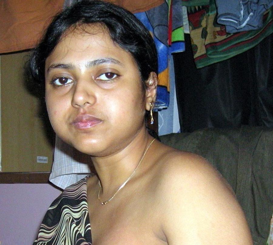 25P Desi wife in saree