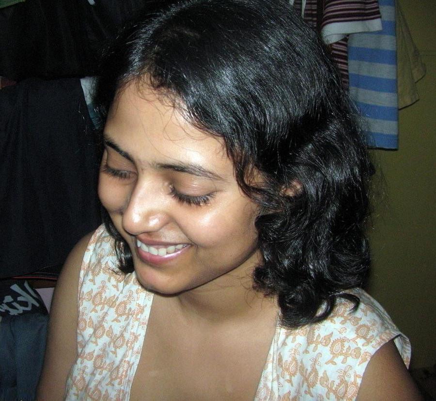 25P Desi wife in saree