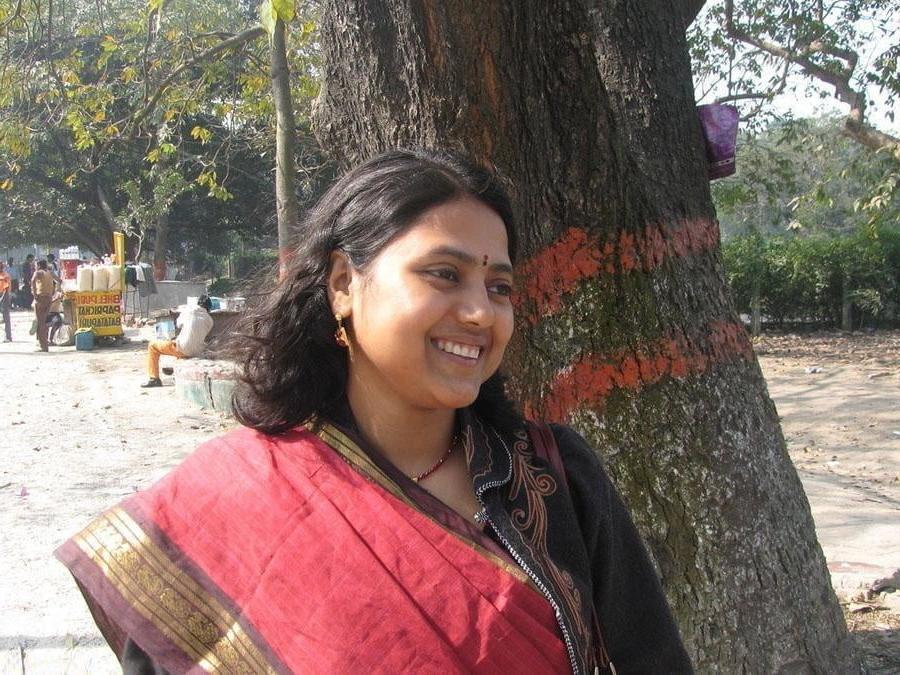 25P Desi wife in saree