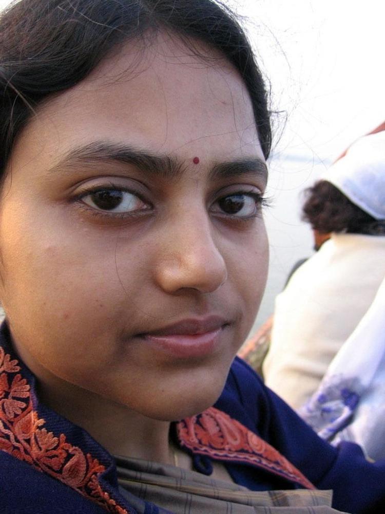 25P Desi wife in saree