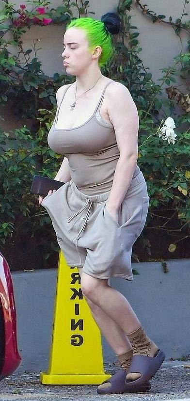 22P Miss Eilish and her two fat Billies