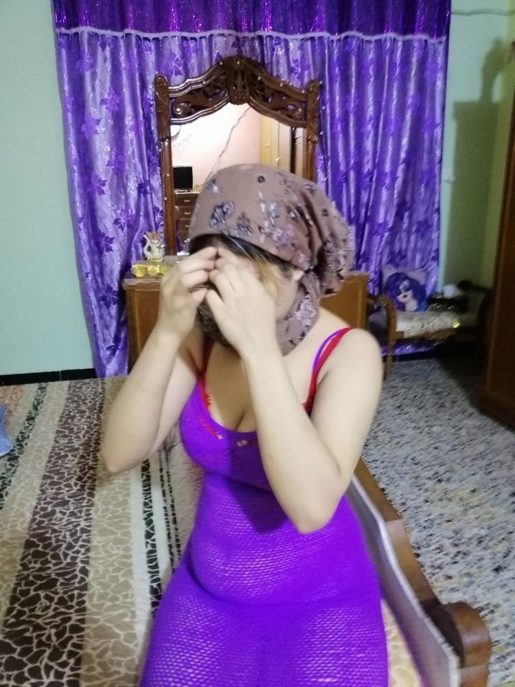 25P Muslim wife