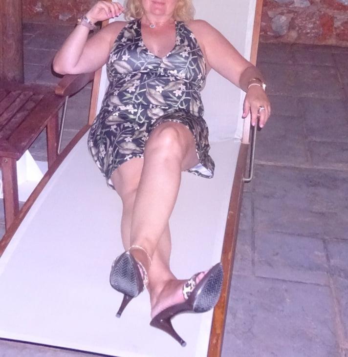 21P greek wife tania