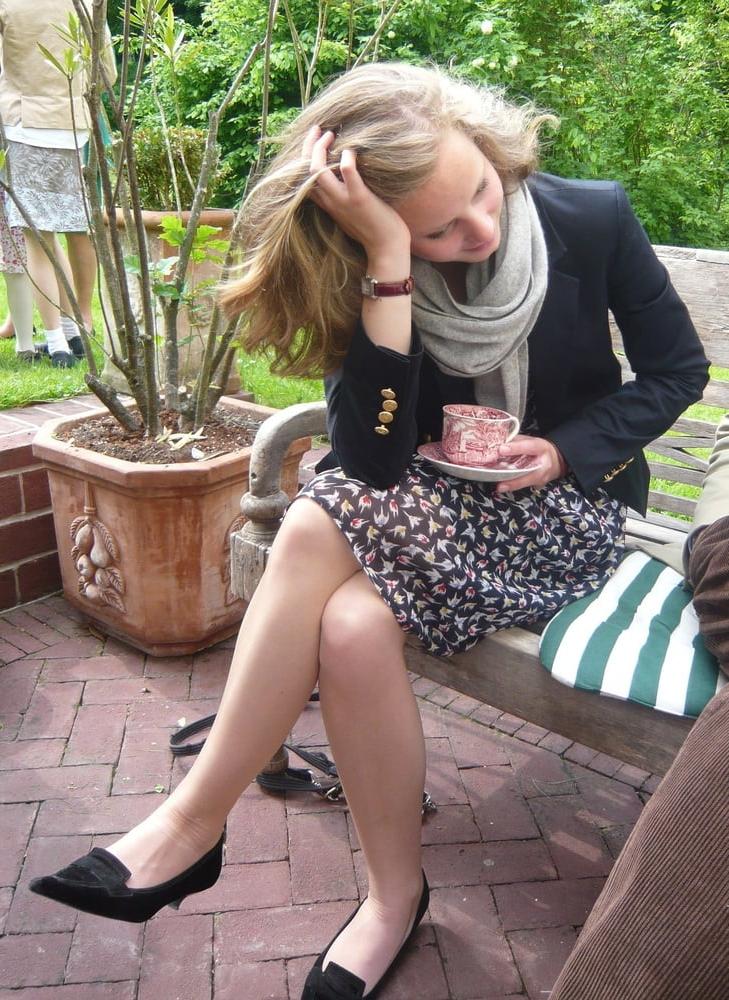 25P Wives Family &amp; GFs in Pantyhose - Outdoors