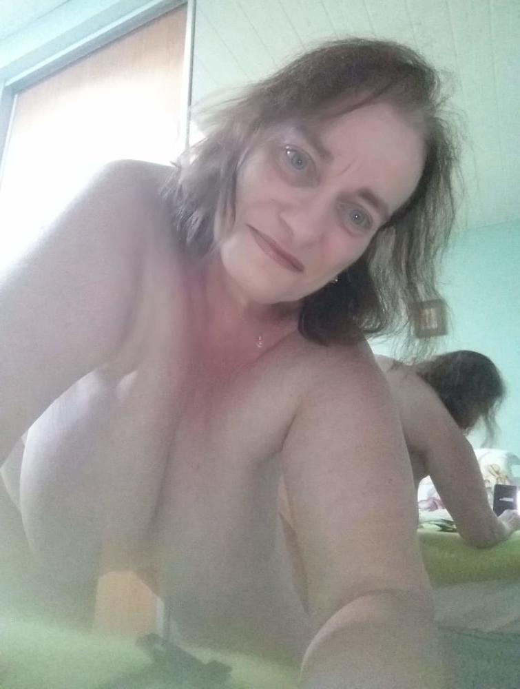 12P My whore to jerk you off friends