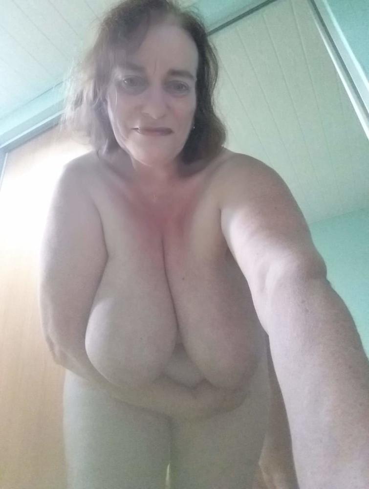 12P My whore to jerk you off friends