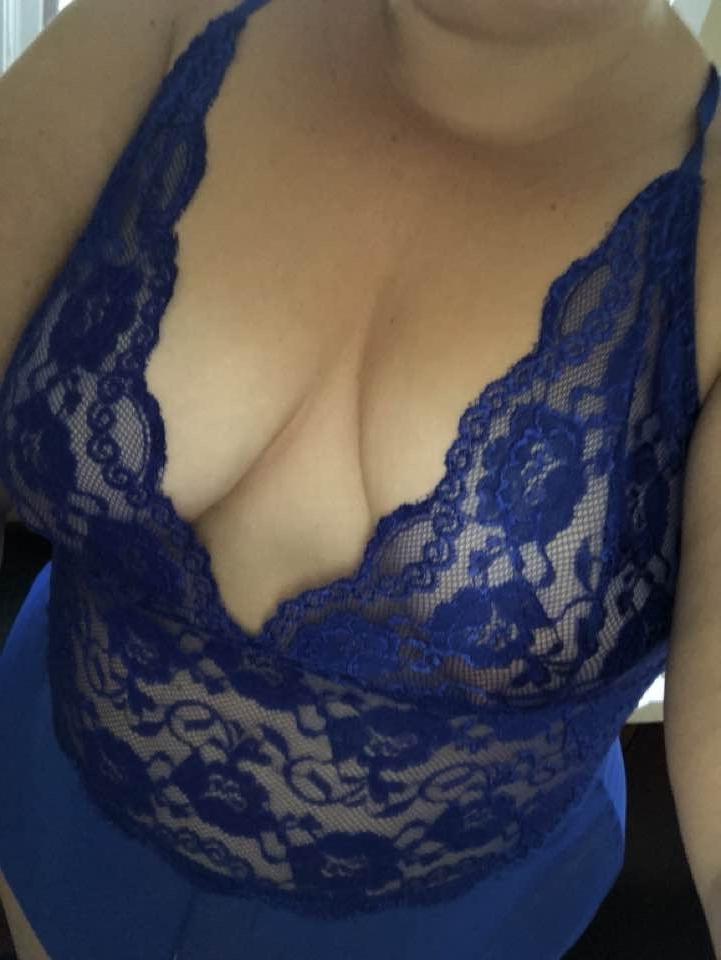 11P Blonde BBW Slut Wife