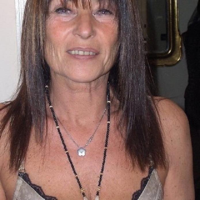 25P Exibitionist Wife