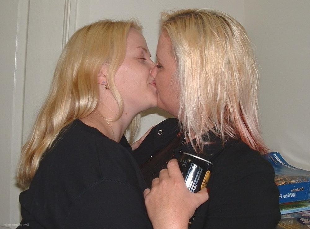 21P GIRL KISSES! 5