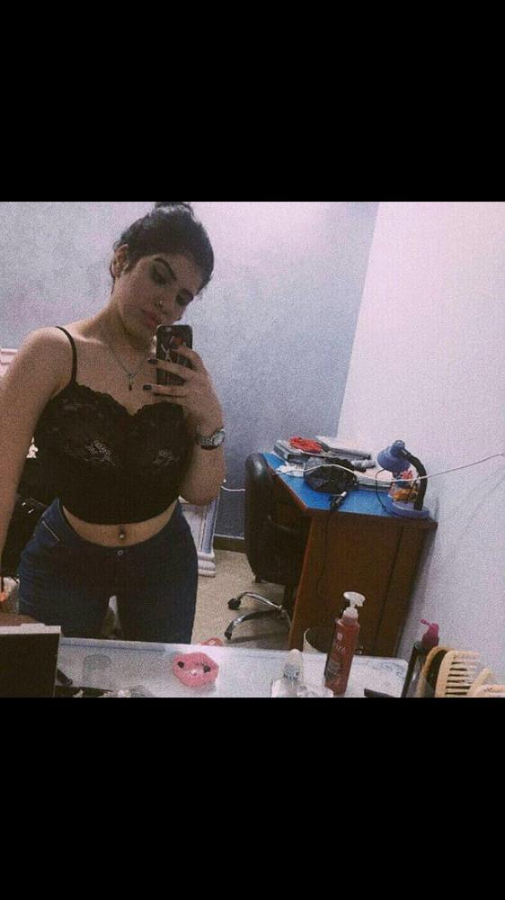 10P My sister is not here, I'll take a mirror selfies
