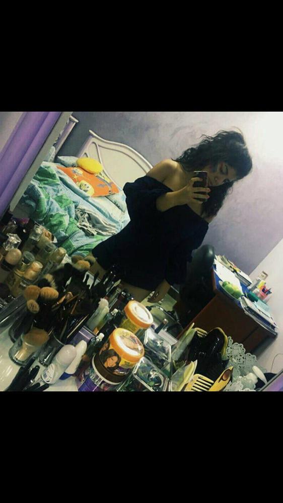 10P My sister is not here, I'll take a mirror selfies