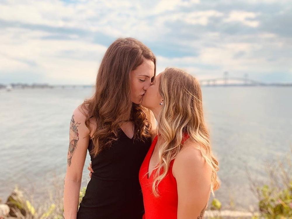 14P GIRL KISSES! 4