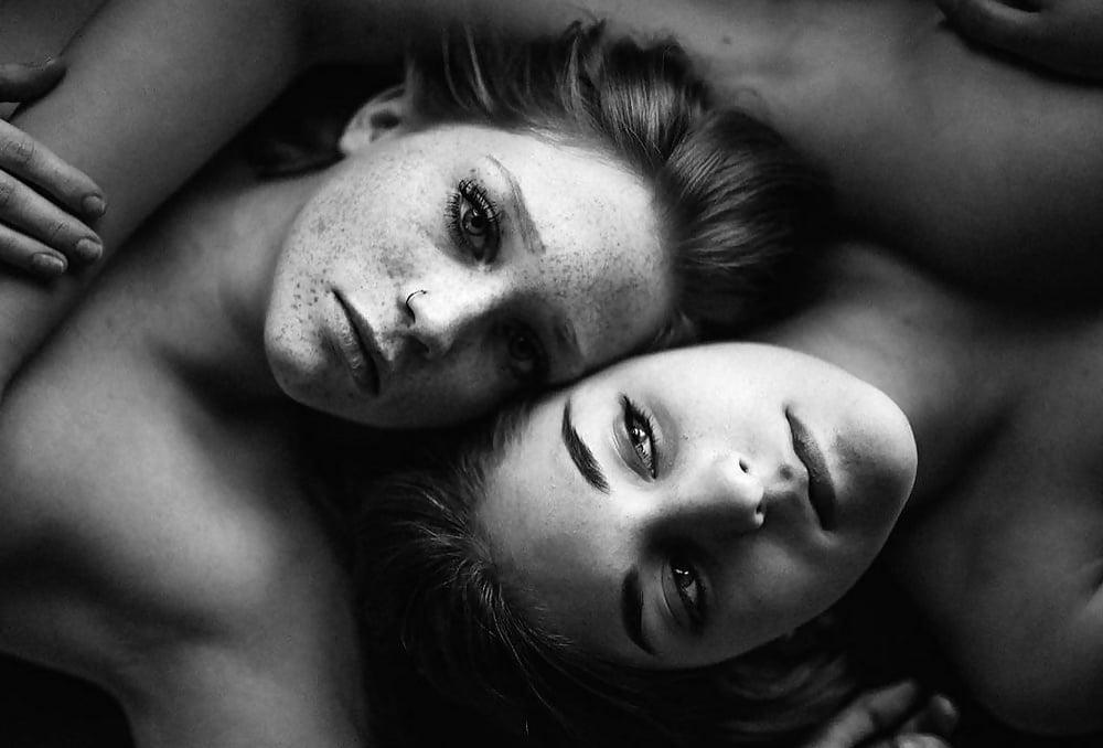 12P SAPPHO'S  B &amp; W