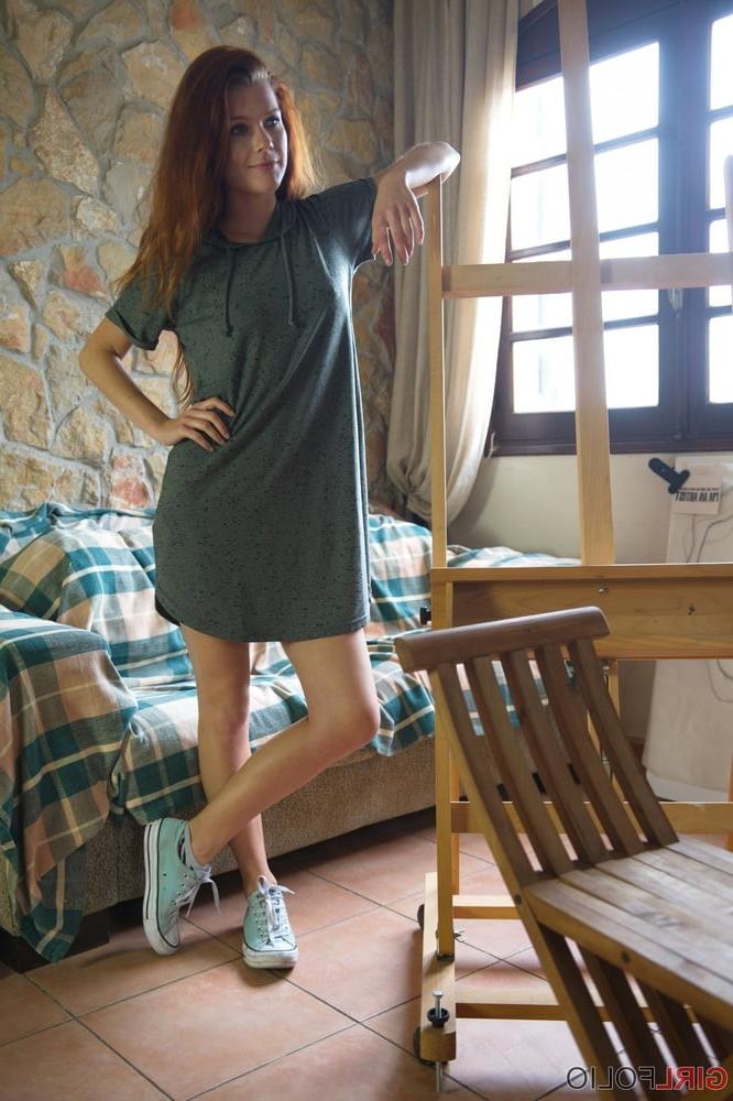 12P Mia Sollis Artists Model