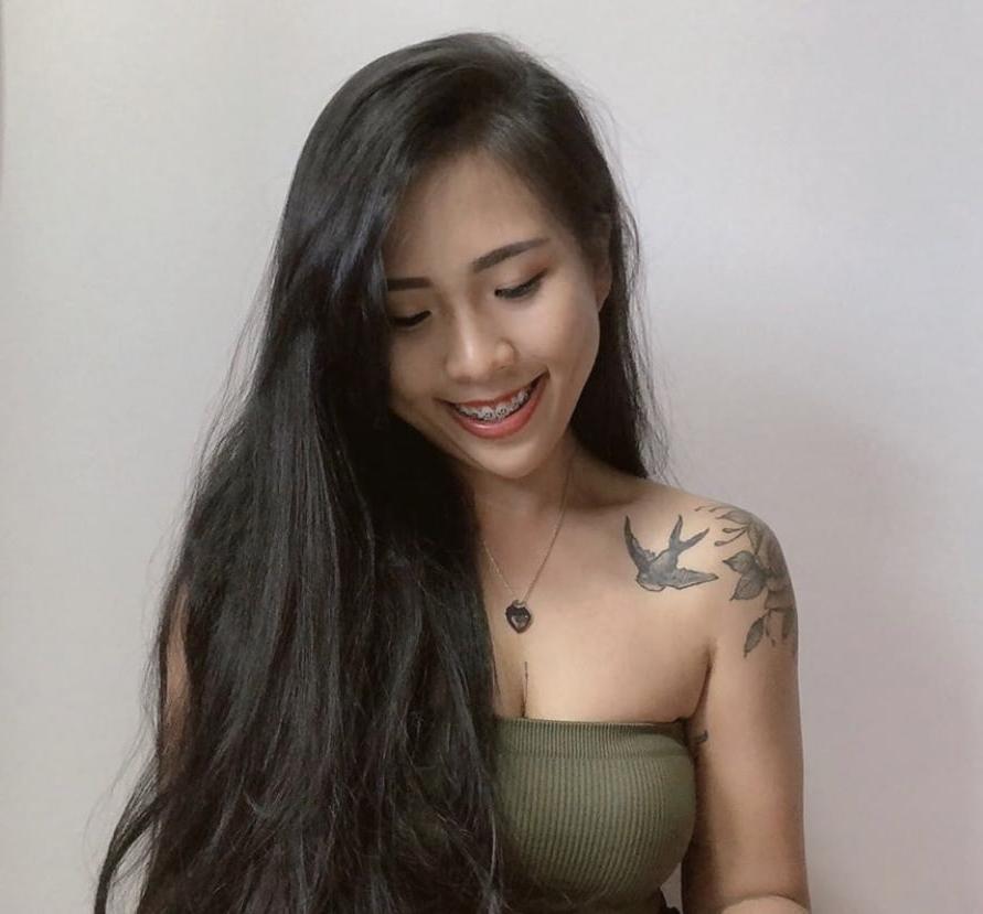 22P Hot Singapore Army Girl Angelica (non-porn)