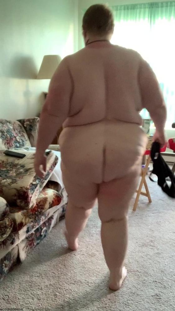 25P Hoodyman SSBBW 347 : Perfect fat pigs .