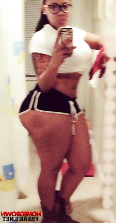 25P Unknown Curvy Black Women 24