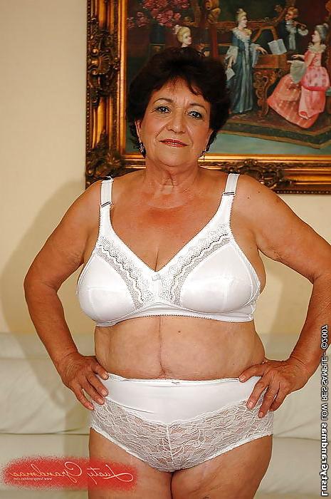 25P Glamorous Grannies