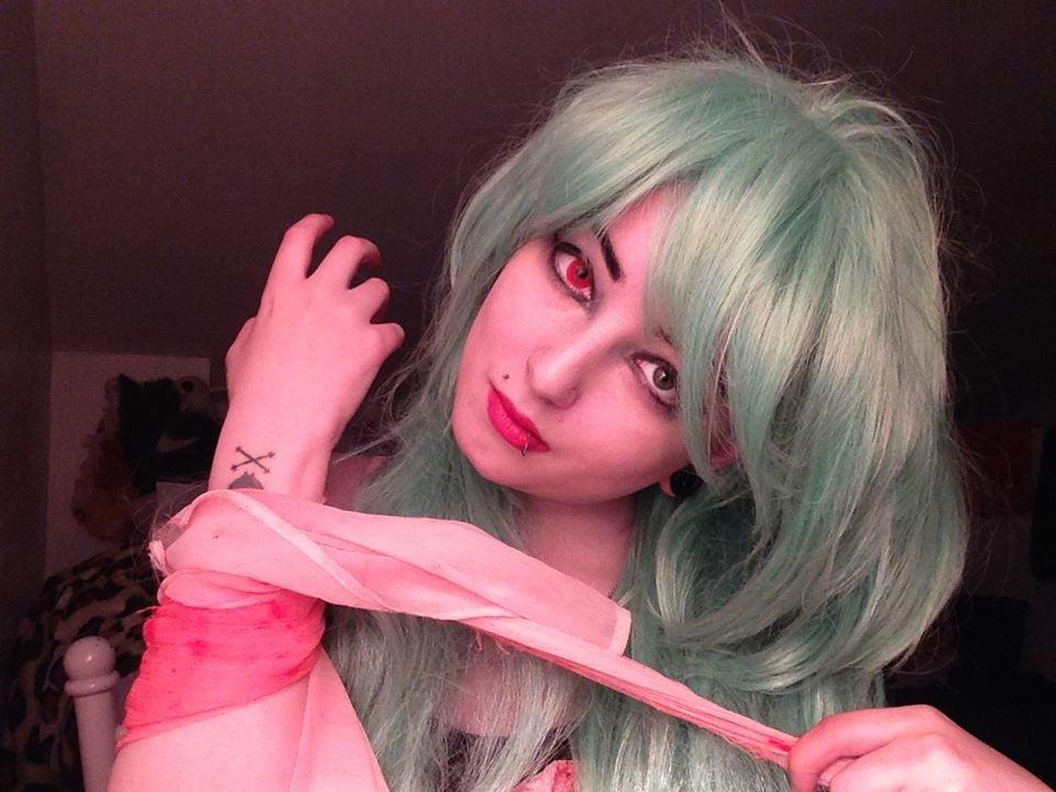 25P Shaunie - UK cosplay slut who fucks everyone at comic-Con's