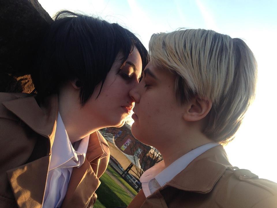 25P Shaunie - UK cosplay slut who fucks everyone at comic-Con's