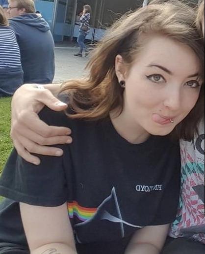 25P Shaunie - UK cosplay slut who fucks everyone at comic-Con's