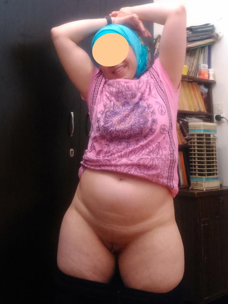 25P Muslim hijab wife exposed