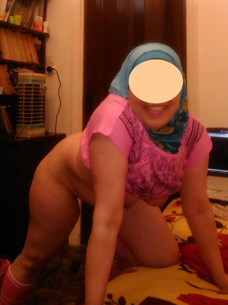 25P Muslim hijab wife exposed