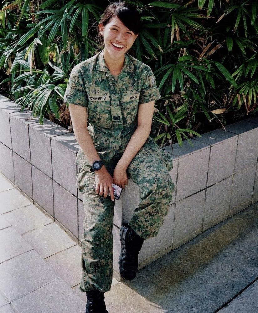 25P Pretty Singapore Army Girl Jiahui