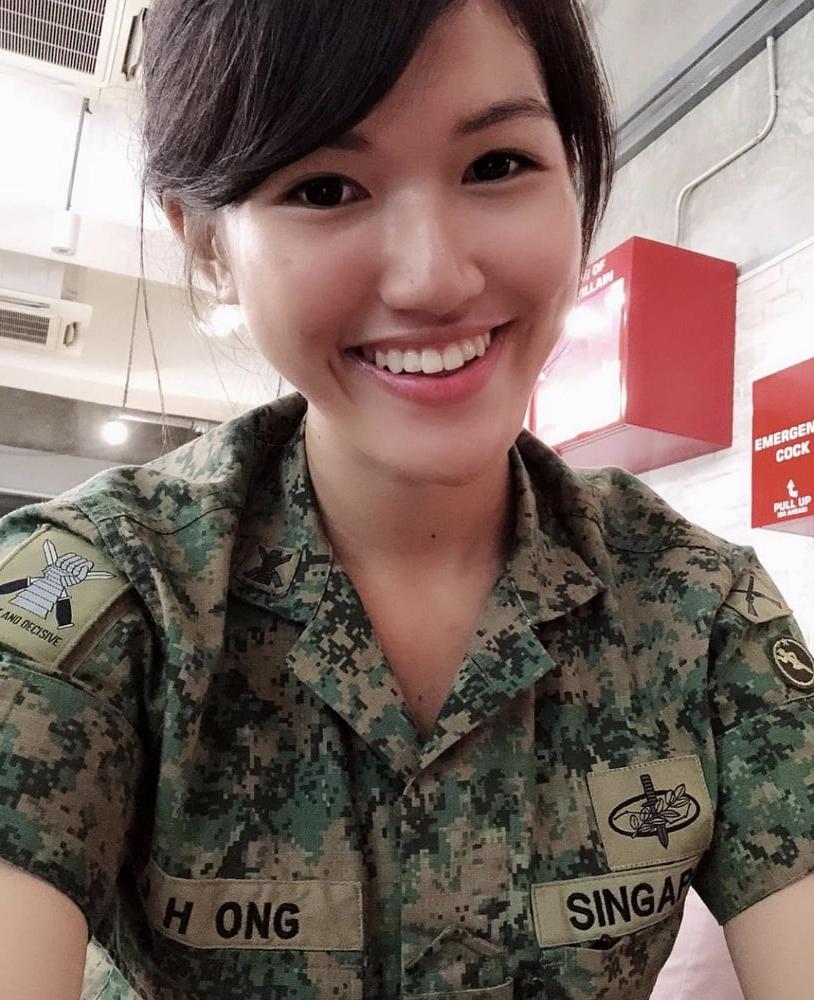 25P Pretty Singapore Army Girl Jiahui