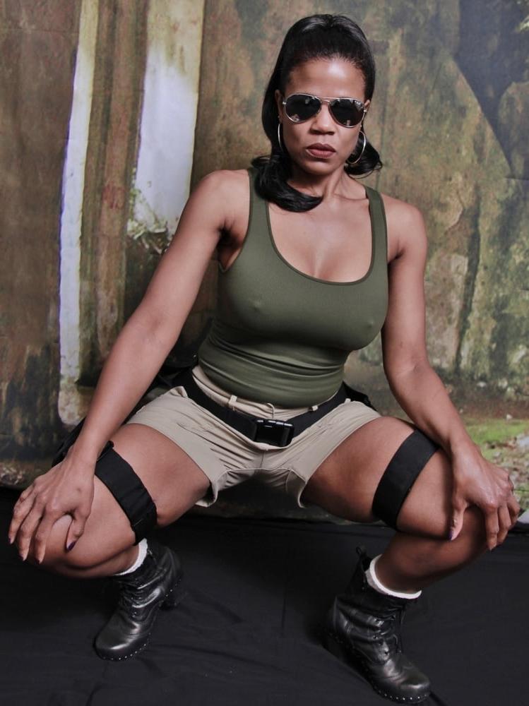 14P Raven - The Art of Ebony Milf