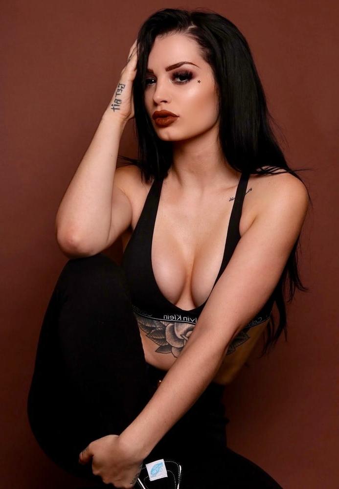 25P Paige Jerking Gallery