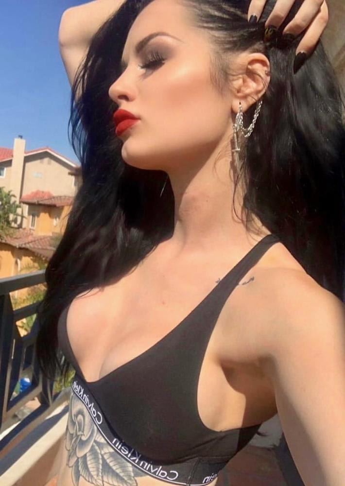 25P Paige Jerking Gallery