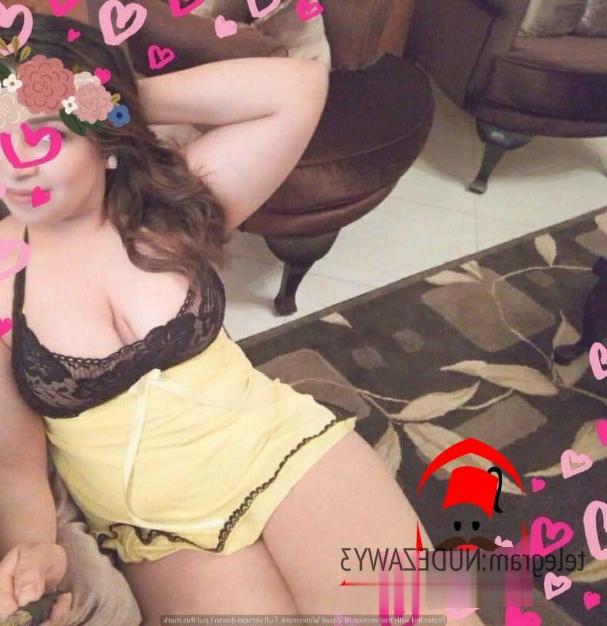 22P Naked fat mature Arabian