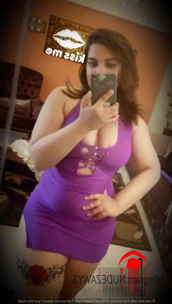 22P Naked fat mature Arabian