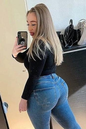 6P Curvy Vanilla amateur 21