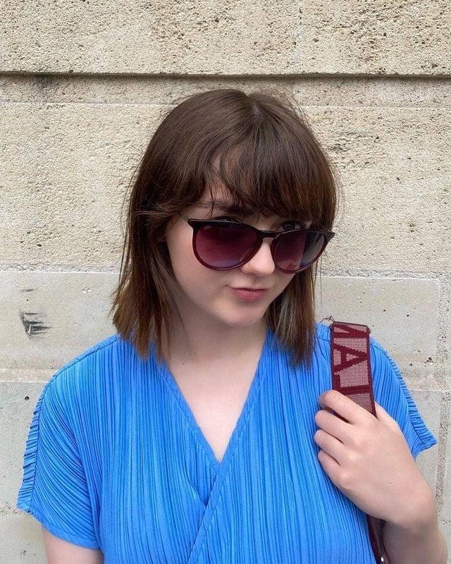 14P Cum to Maisie Williams 05